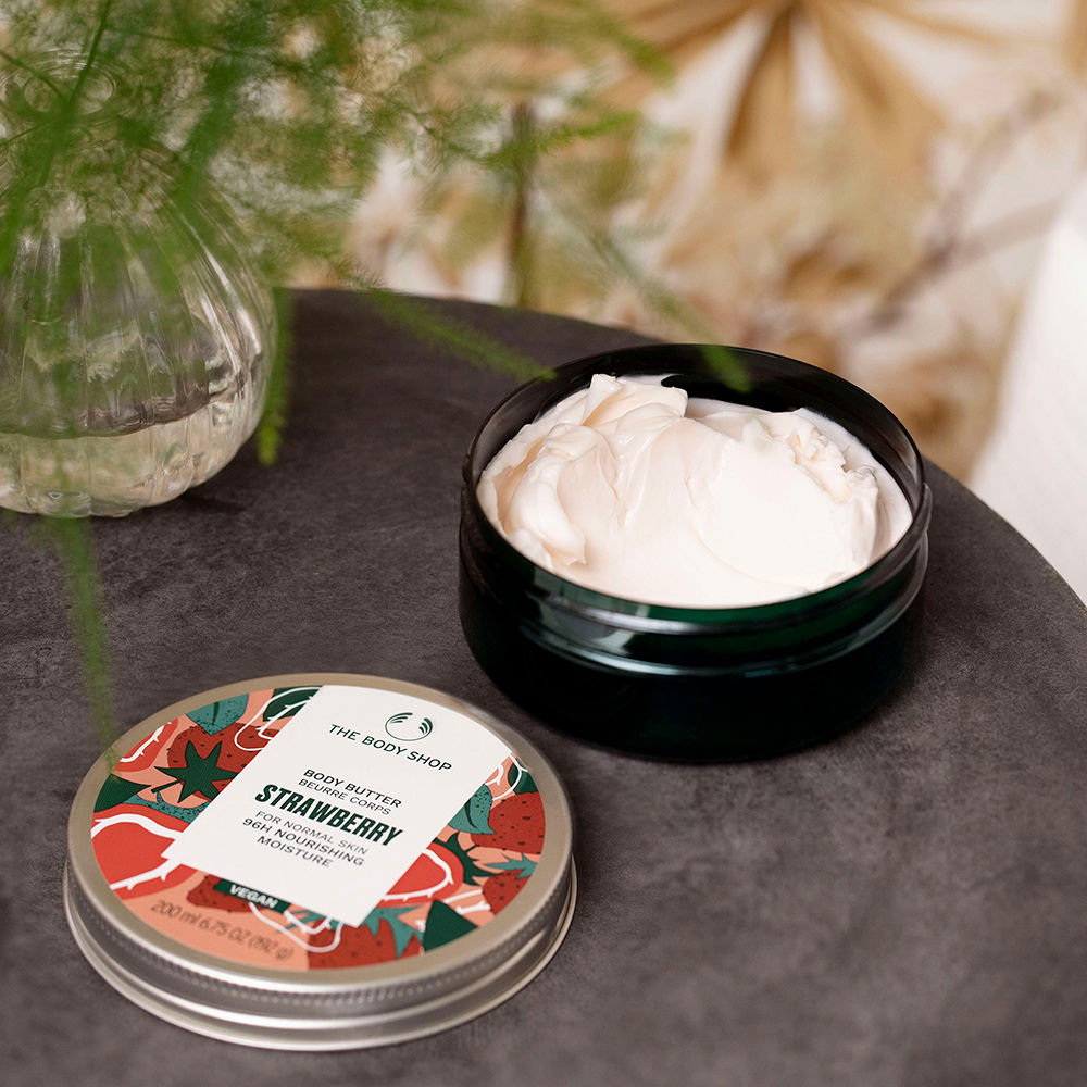 THE BODY SHOP Strawberry Body Butter 2