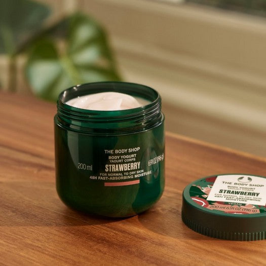THE BODY SHOP Strawberry Body Yogurt 2