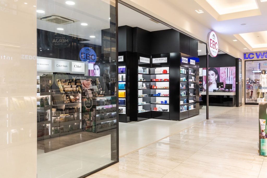 Hyrja me tabelën EBC e dyqanit EBC Cosmetics Royal Mall