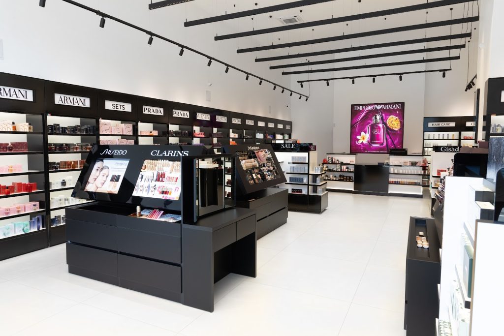 Brenda dyqanit EBC Cosmetics American Retail Park – pamje drejt arkës