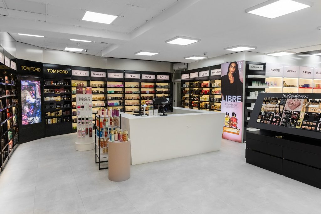 Brenda dyqanit EBC Cosmetics Super Store – arka dhe parfumet