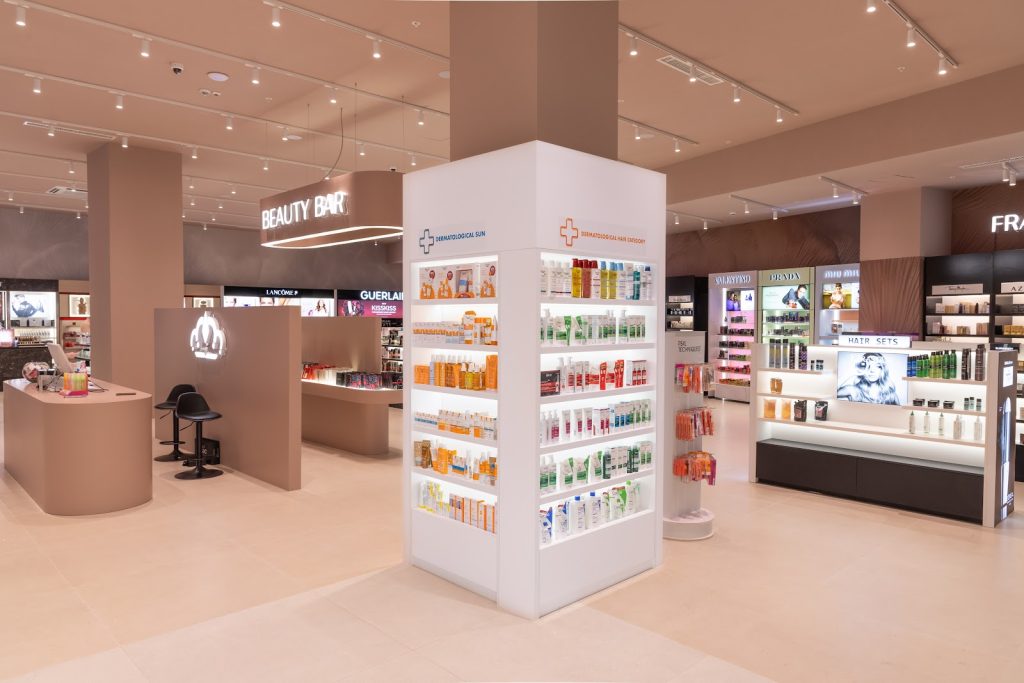 Brenda dyqanit EBC Cosmetics Prishtina Mall – dermokozmetikë dhe Beauty Bar