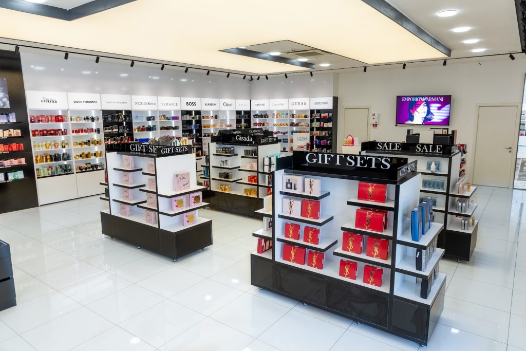 Brenda dyqanit EBC Cosmetics The Village – pamje e përgjithshme