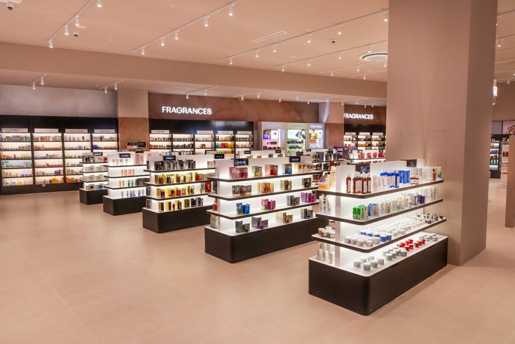 Brenda dyqanit EBC Cosmetics Prishtina Mall – seksioni i parfumeve