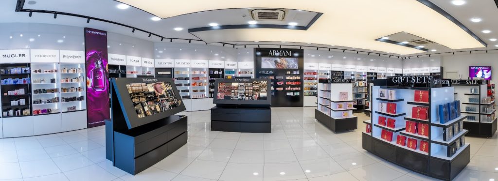Pamje panoramike brenda dyqanit EBC Cosmetics The Village