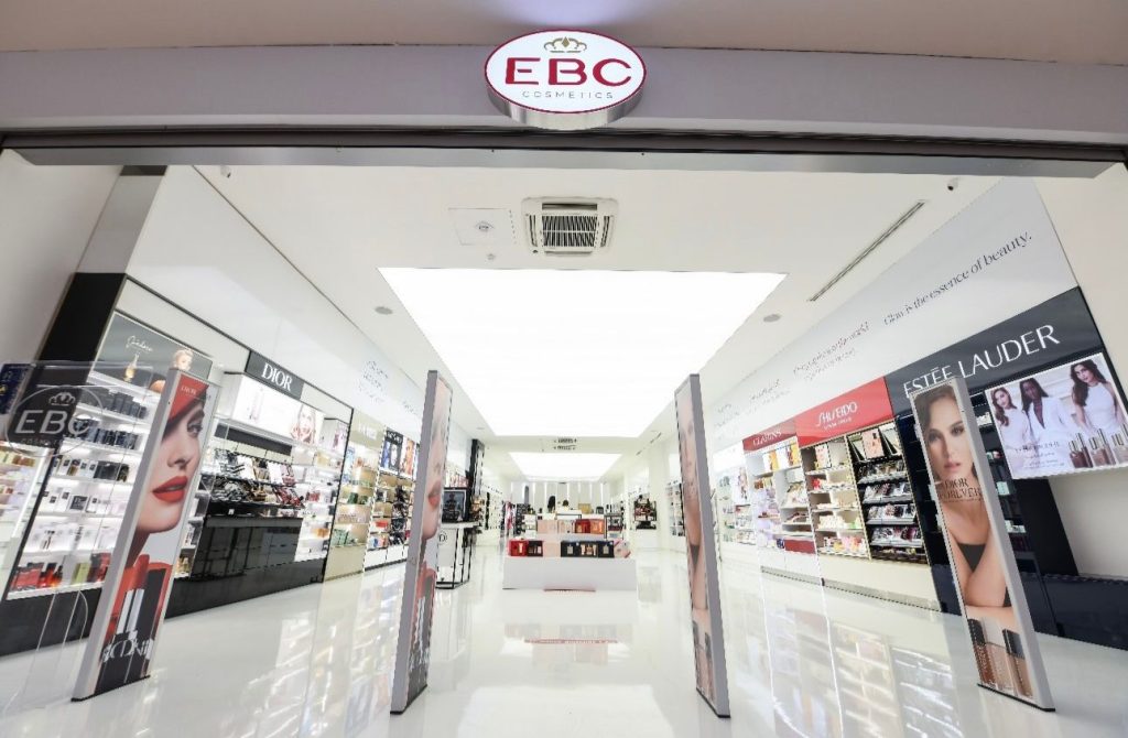 Pamje nga hyrja brenda dyqanit EBC Cosmetics Albi Mall