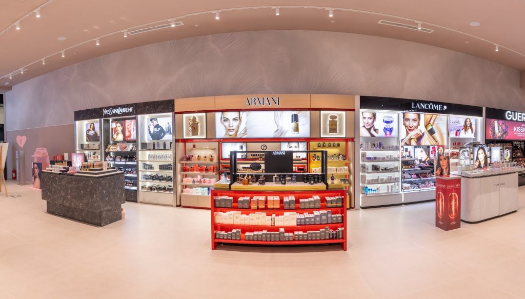 Brenda dyqanit EBC Cosmetics Prishtina Mall – zona Armani